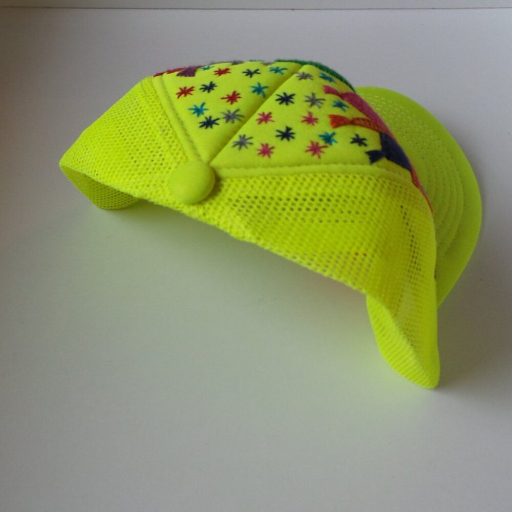 Embroidered hat - Picture 4 of 5